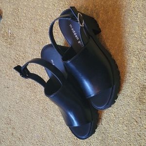 Madden Girl Chunky Platform Sandels